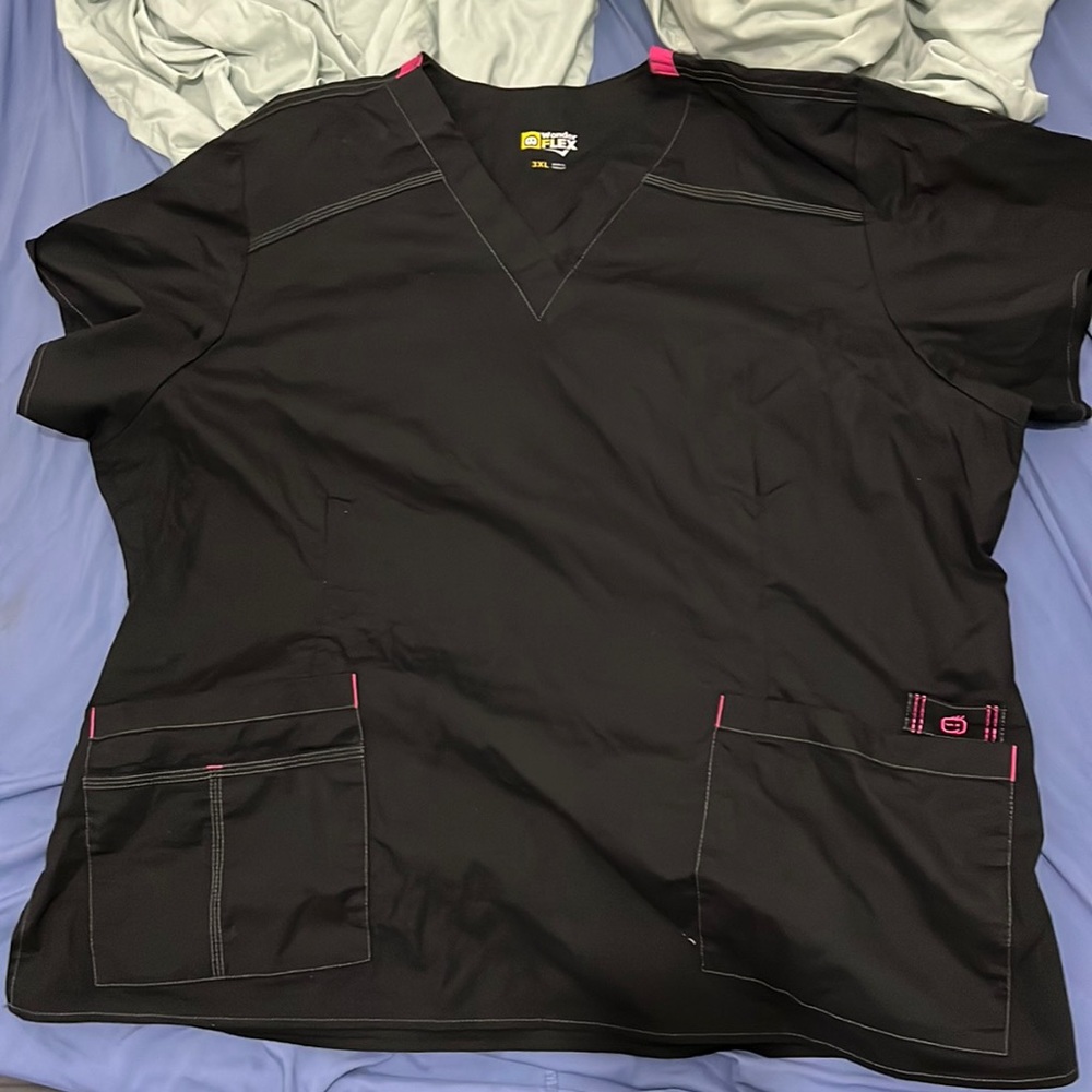 Women’s doctor scrub top and bottom size 3XL
